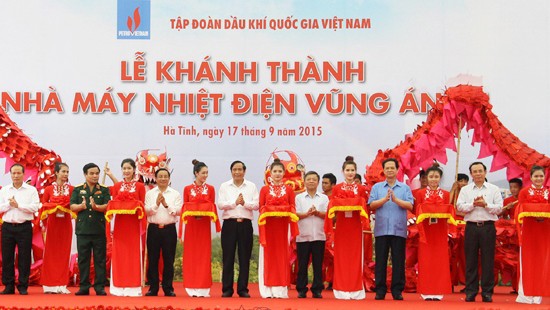 Premier vietnamita asiste a inauguración de central termoeléctrica Vung Ang 1 