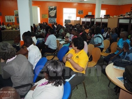 Estudiantes vietnamitas en Mozambique contribuyen a introducir sobre el país