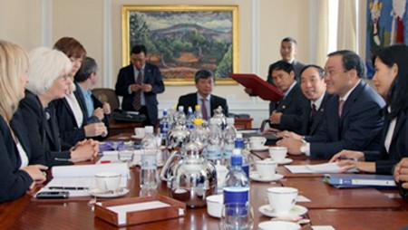 Vietnam e Islandia fortalecen cimientos para una cooperación más práctica