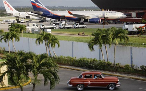 Cuba y Estados Unidos acuerdan restablecer vuelos directos