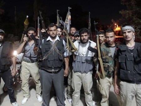 Ejército de Siria recupera poblado estratégico en manos de Estado Islámico