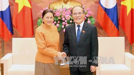 Presidente del Parlamento de Vietnam recibe a sus homologos de Laos y Camboya