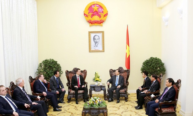 Destaca vicepremier vietnamita asistencias crediticias de Hungría
