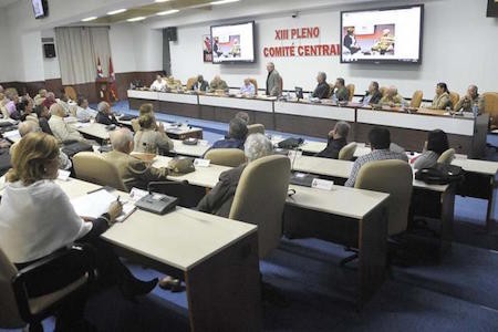 Cuba evaluó en Pleno del Comité Central documentos que serán debatidos en VII Congreso del Partido