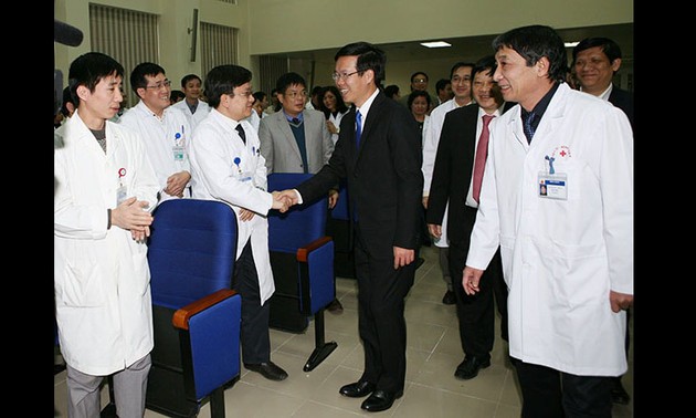 Numerosas actividades en saludo al Día del Médico de Vietnam