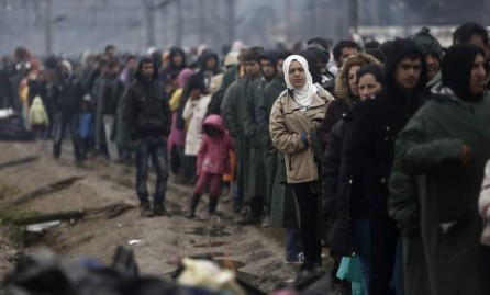 Grecia pospone reenviar a refugiados a Turquía