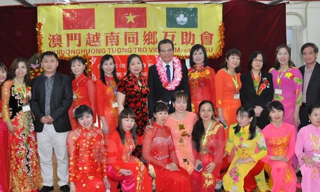 Embajador vietnamita en China se reúne con la comunidad nacional en Macao