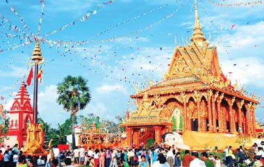 Felicitan a embajada camboyana en Vietnam por fiesta tradicional