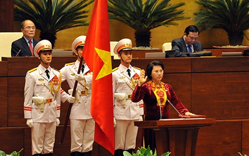 Nueva dirigencia vietnamita: Juramento y determinación de acción