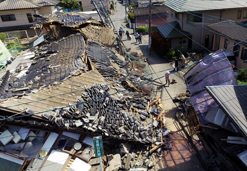 Más de 40 muertes en dos terremotos en Japón  