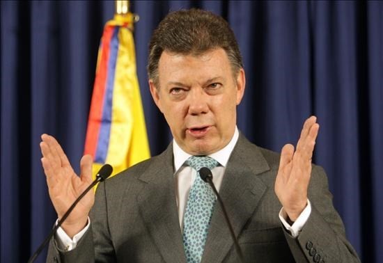 Forma Santos gabinete para la paz en Colombia