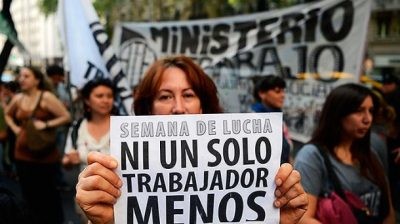Sindicatos argentinos marchan en protesta contra nuevas políticas económicas 