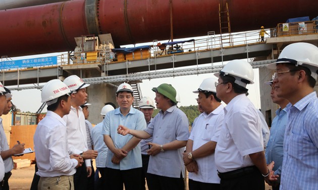  Revisan la marcha de proyectos de inversiones importantes en Nghe An