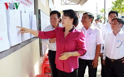 Presidenta parlamentaria chequea preparativos electorales en provincia de Kien Giang