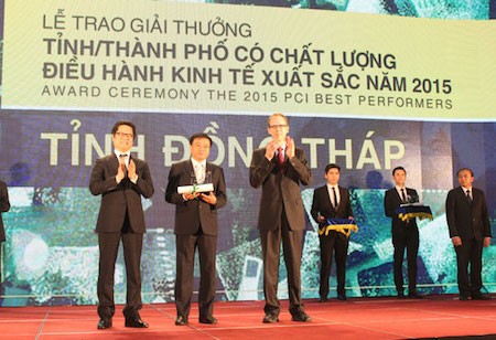 Contribución de las autoridades locales en el alto índice de competitividad alcanzado en Dong Thap