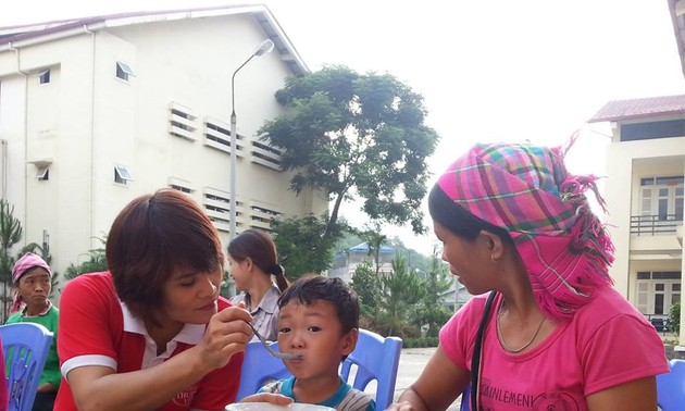 Nguyen Thi Hien, una maestra dedicada a labores de caridad 
