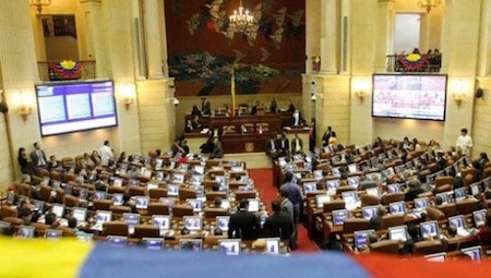 Colombia: parlamentarios aprueban Acto Legislativo por la Paz 