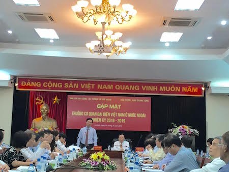 Valoran aportes del sector diplomático vietnamita en el extranjero 