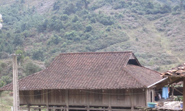 Moradas tradicionales de la comunidad Nung