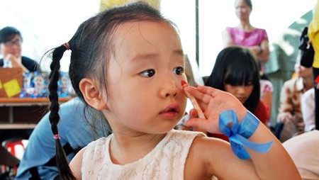 Hanoi une las manos para ayudar a niños seropositivos a incorporarse a la sociedad