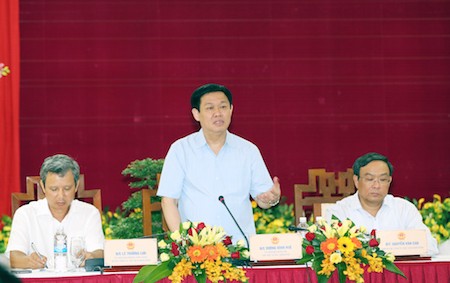 Piden más avances en el desarrollo socioeconómico de provincia centro vietnamita