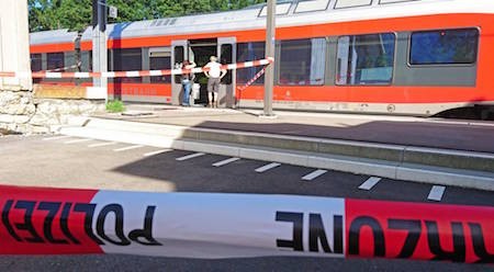 Suiza: Al menos 7 personas heridas en ataque con líquido inflamable y cuchillo en un tren