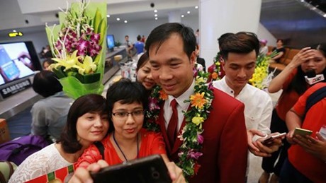 Orgullo y esperanza en el recibimiento al deportista vietnamita con dos medallas olímpicas