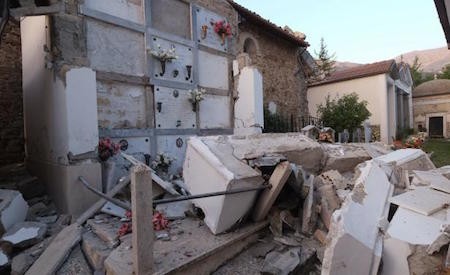 Italia decreta luto nacional por sismo que causó 281 muertos