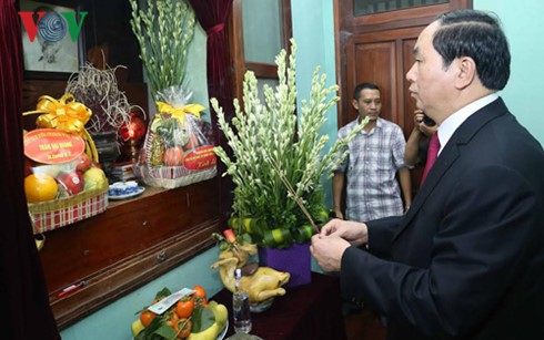 Recuerdan méritos del Presidente Ho Chi Minh previo al Día Nacional