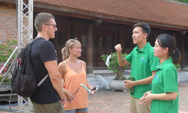 Embajadores turísticos que difunden la belleza de Hanoi