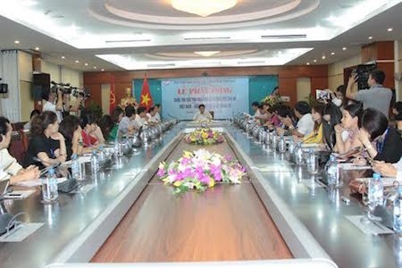 Lanzan en Vietnam concurso periodístico sobre proceso de integración global