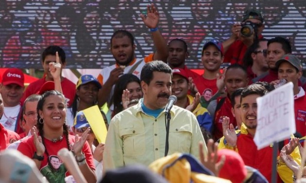 Maduro tilda de golpista al Parlamentario venezolano
