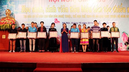 Comunidades étnicas contribuyen a preservación cultural de Vietnam