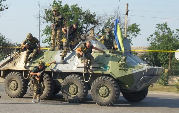 Grupo de contacto de Ucrania respalda formación de zonas de seguridad en Donbass