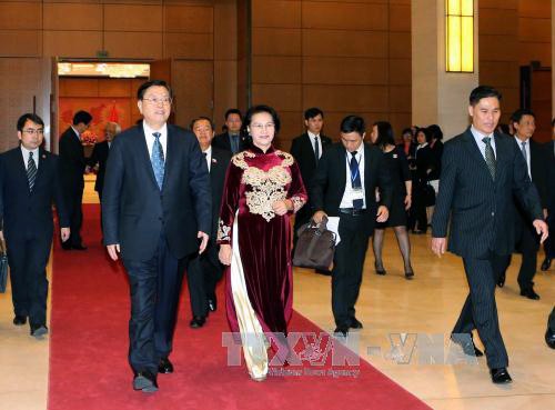 Líder del Legislativo chino termina visita de trabajo en Vietnam