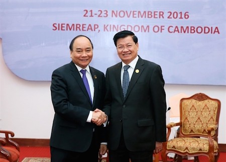 Primer ministro de Vietnam se reúne con contraparte laosiano