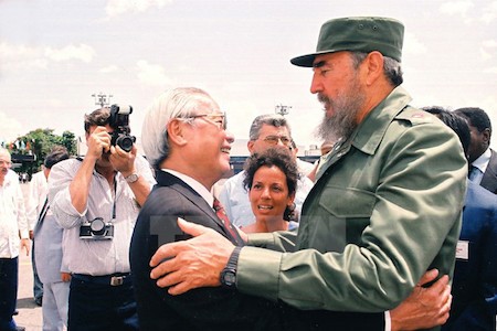 Encuentros amistosos entre Fidel y dirigentes vietnamitas