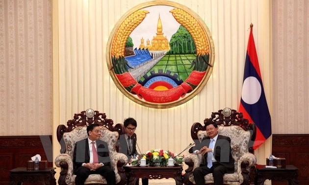 Vietnam y Laos intensifican cooperación en ciencia y tecnología