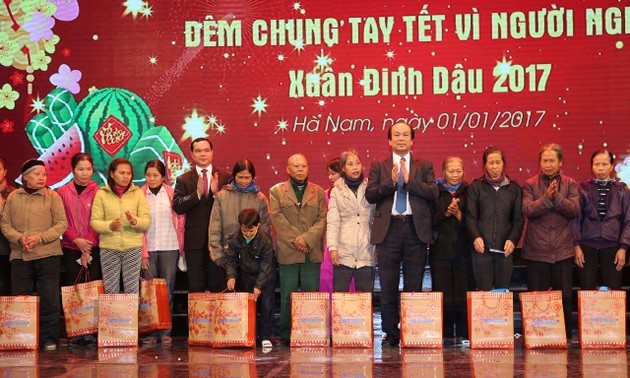 Numerosas localidades vietnamitas celebran actividades a favor de los pobres 