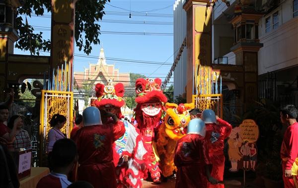 Vietnamitas en ultramar saludan Año Nuevo Lunar del Gallo