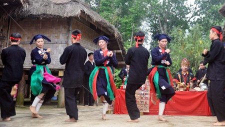 Danzas de minorías étnicas, fuentes de inspiración para coreógrafos vietnamitas