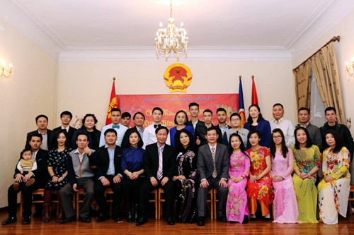 Comunidad vietnamita en Mongolia celebra Año Nuevo Lunar de Gallo 2017
