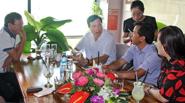 Conversaciones matutinas acompañadas de un café en Quang Ninh