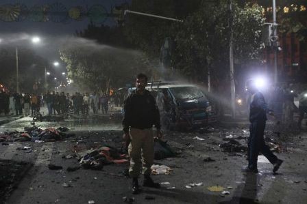 Explosión de suicidio cobra la vida de 13 personas en la ciudad paquistaní de Lahore