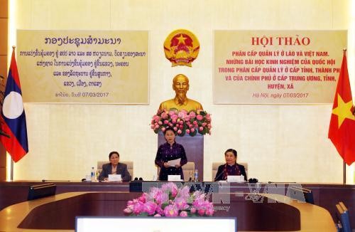 Vietnam y Laos intercambian experiencias en descentralización del poder legislativo y ejecutivo