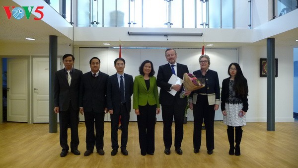 Diplomática vietnamita aspira estrechar cooperación con Rotterdam