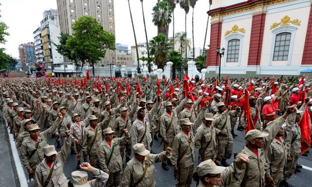 Presidente Nicolás Maduro saca el Ejército a las calles de Venezuela