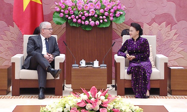 Líder parlamentaria de Vietnam reciben a embajadores de Australia y Nueva Zelanda