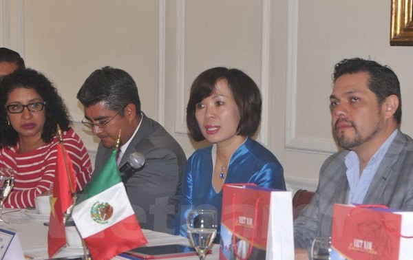 Intelectuales mexicanos exaltan frutos socioeconómicos de Vietnam