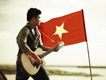 Jóvenes vietnamitas expresan el espíritu patriótico con creaciones musicales 